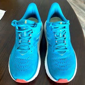 Hoka Women's Arahi 5 Road-Running Shoes - Size 11